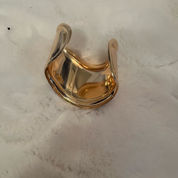 GOLD cuff - Picture 3 of 3
